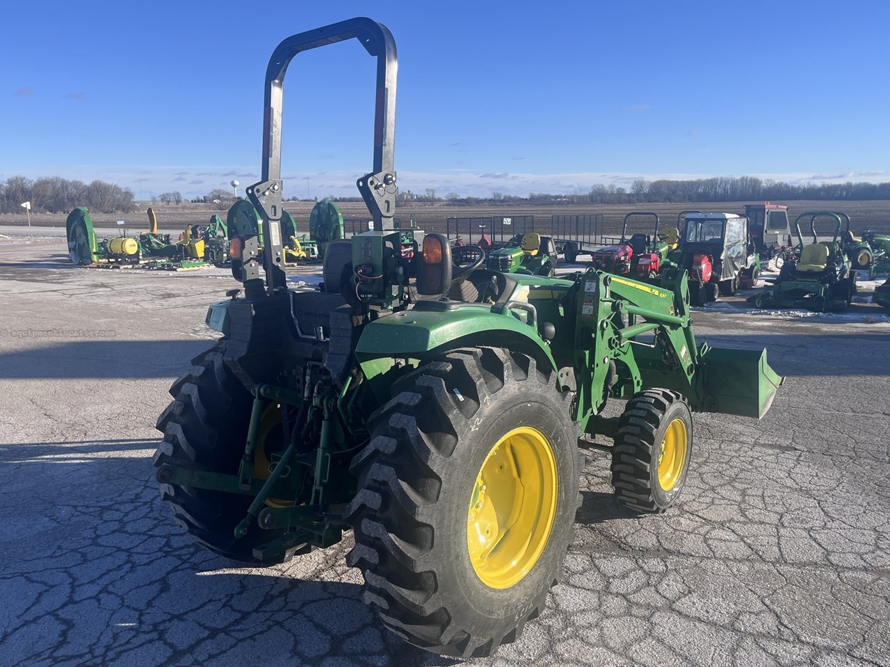 2019 John Deere 4066R Image 10