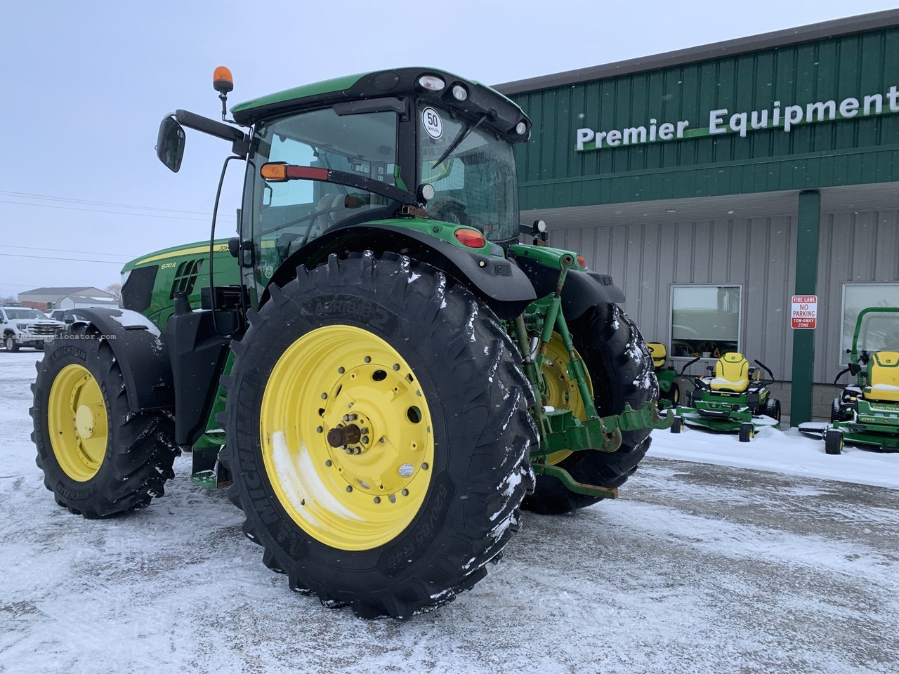 2012 John Deere 6210R Image 8