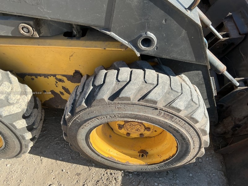 2003 New Holland LS140 Image 5