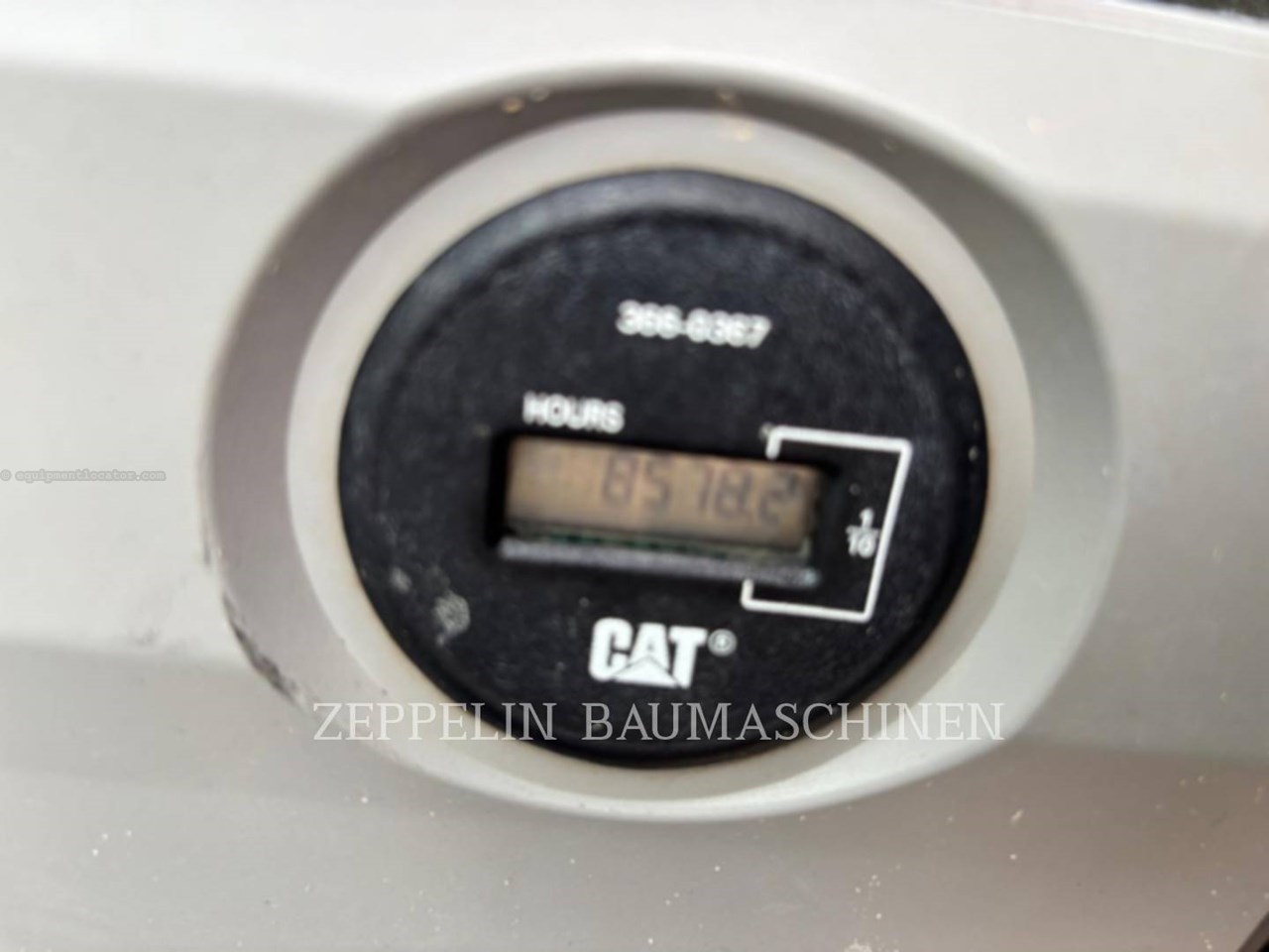 2018 Caterpillar 325FL Image 20