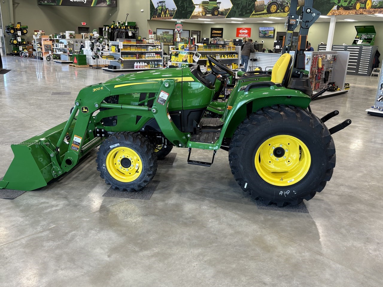 2025 John Deere 3025E Image 3