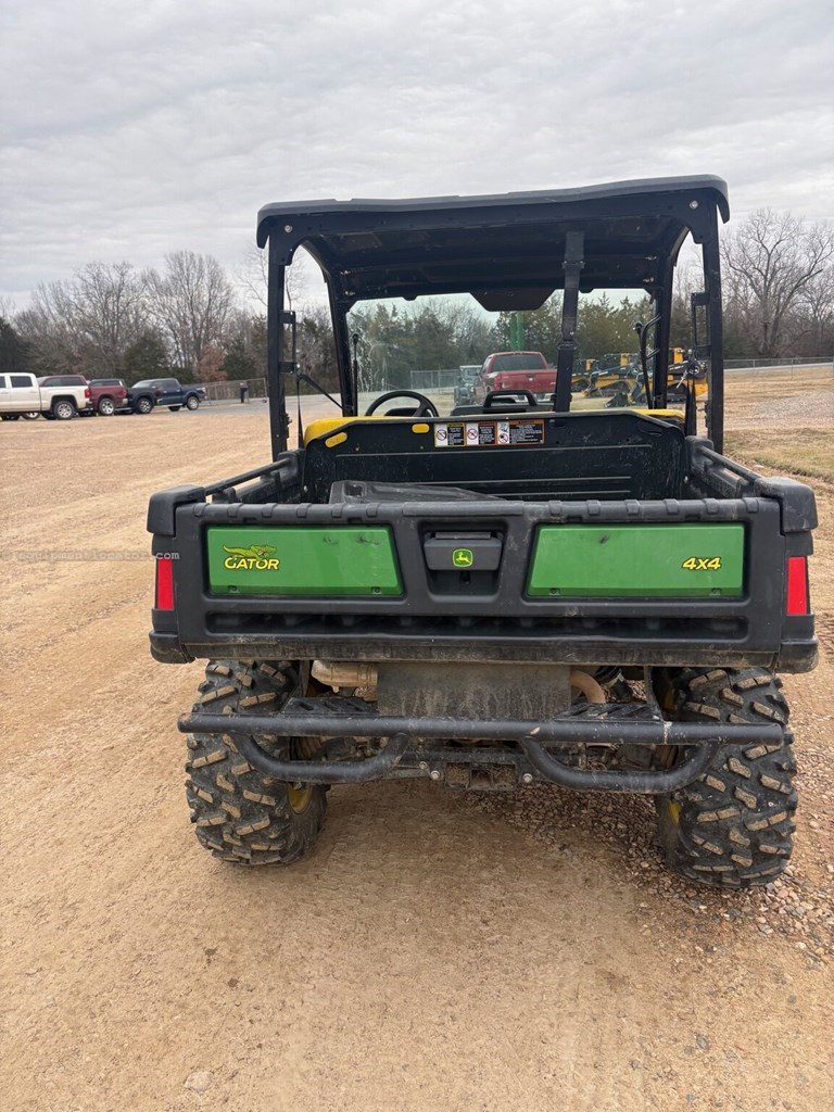 2022 John Deere XUV835M Image 3
