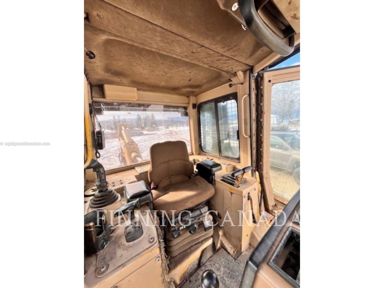 2005 Caterpillar 527 Image 10