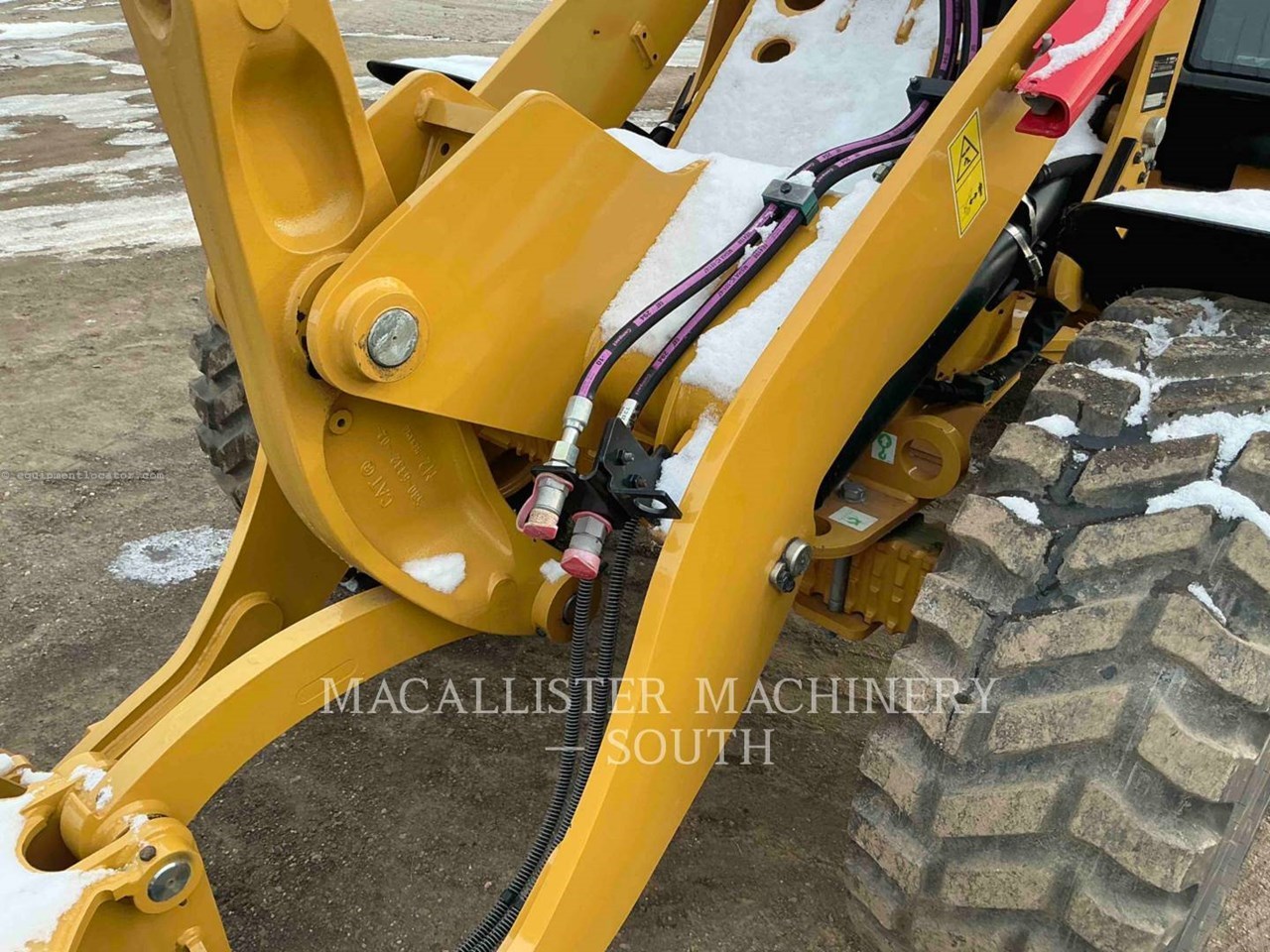 2023 Caterpillar 908 Image 10