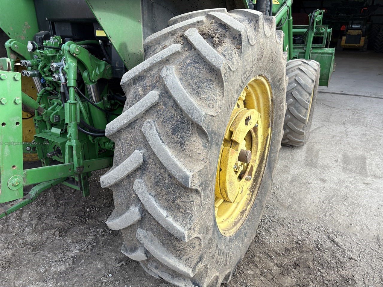 2010 John Deere 7230 Image 14