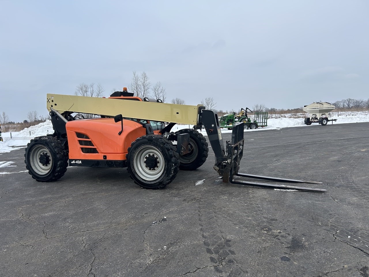 2015 JLG G6-42A Image 4