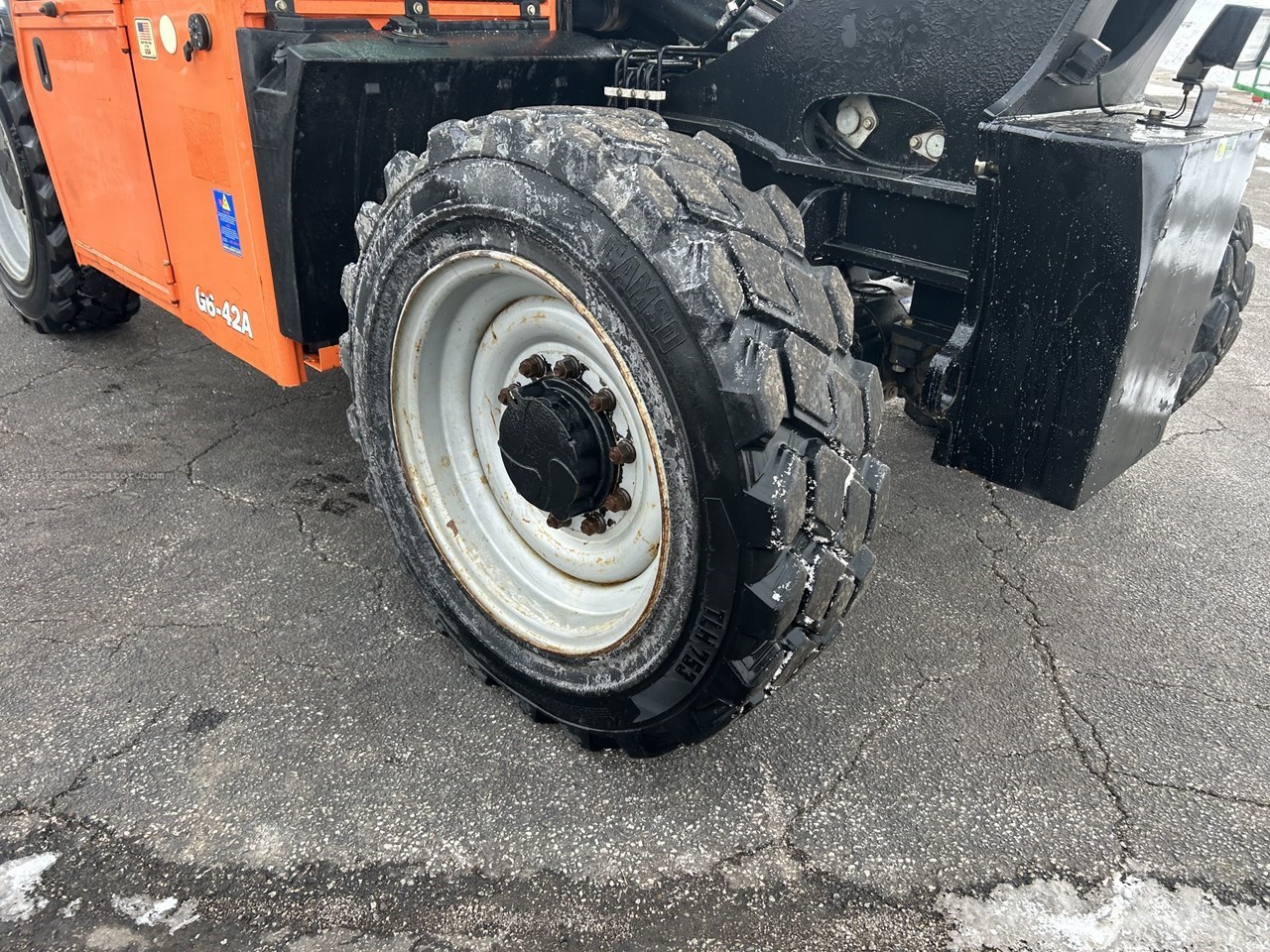 2015 JLG G6-42A Image 10