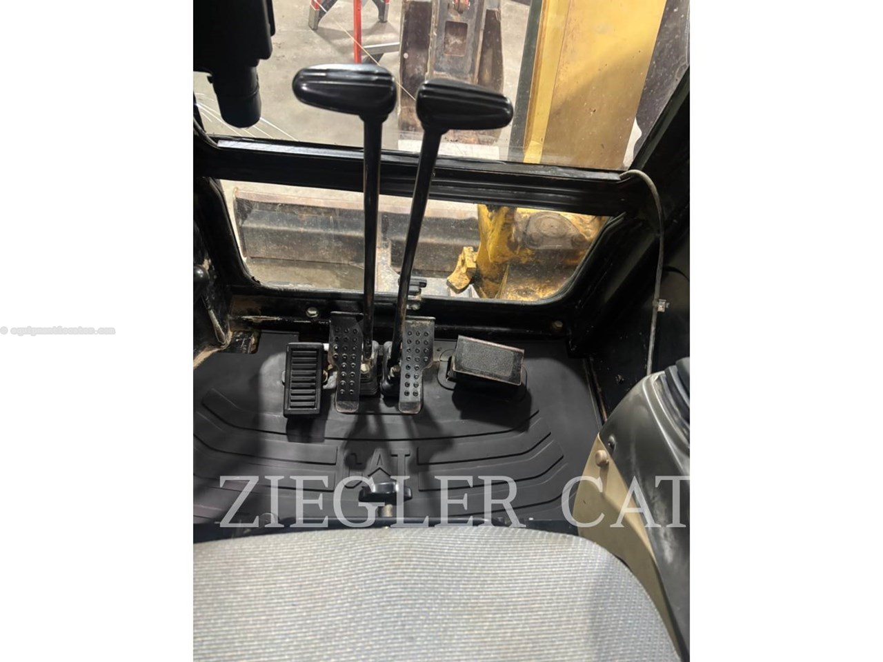 2005 Caterpillar 304CCR Image 11