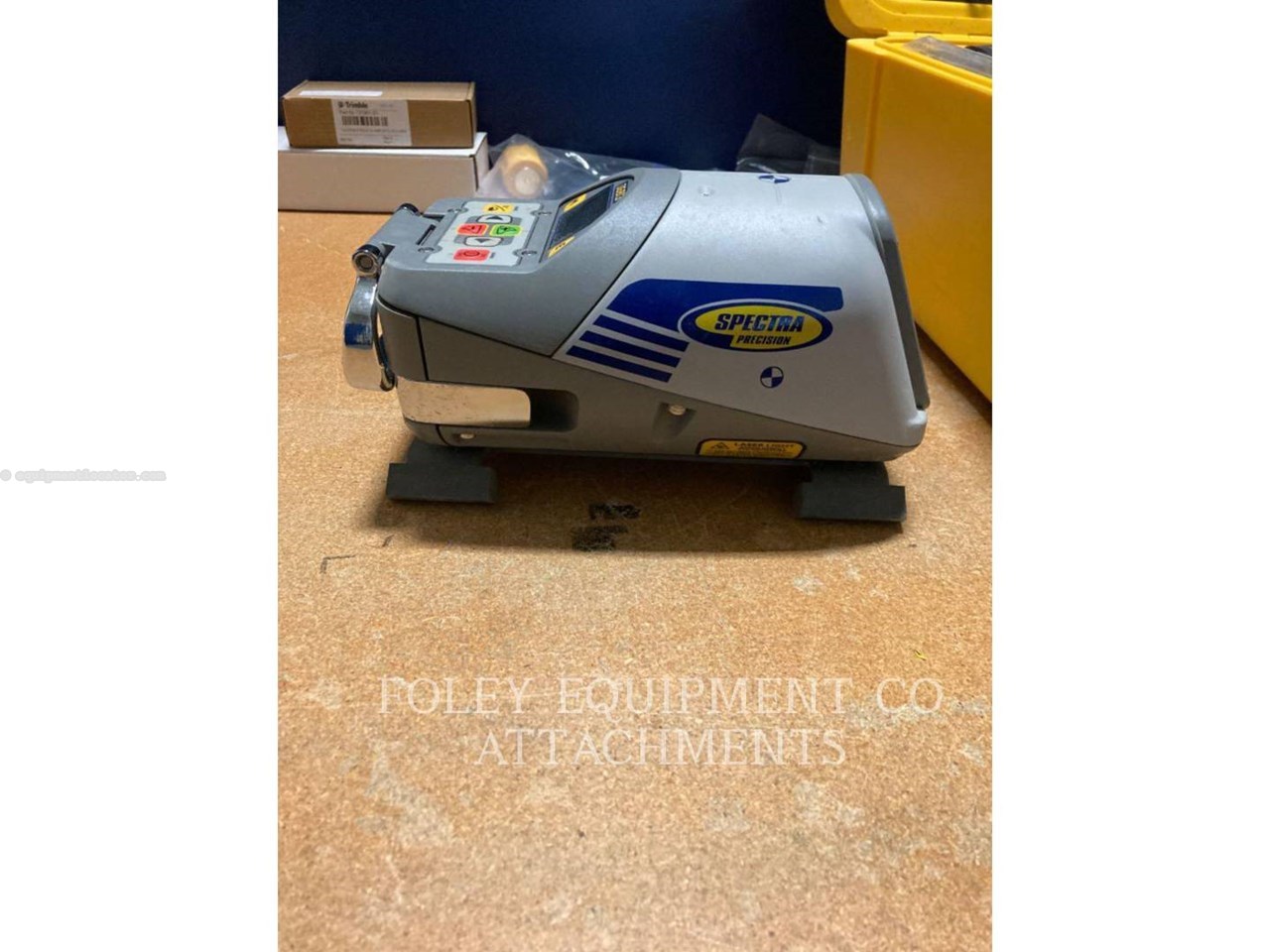 1900 Trimble DG813 Image 4