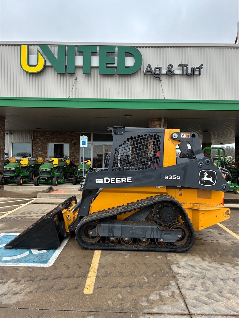 2023 John Deere 325G Image 3