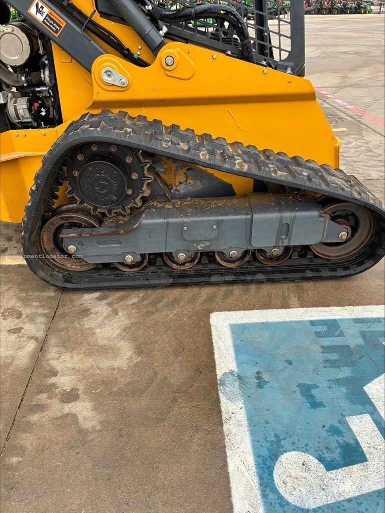 2023 John Deere 325G Image 16