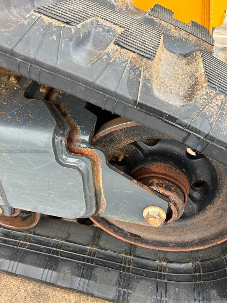 2023 John Deere 325G Image 17