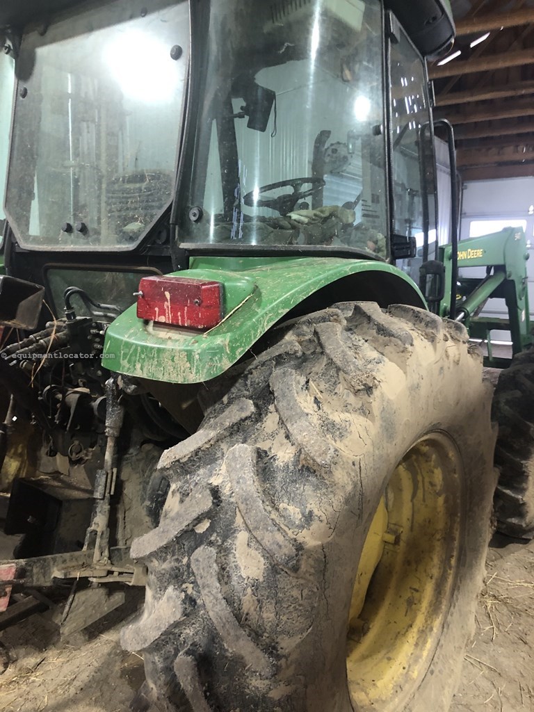 2003 John Deere 5520 Image 4