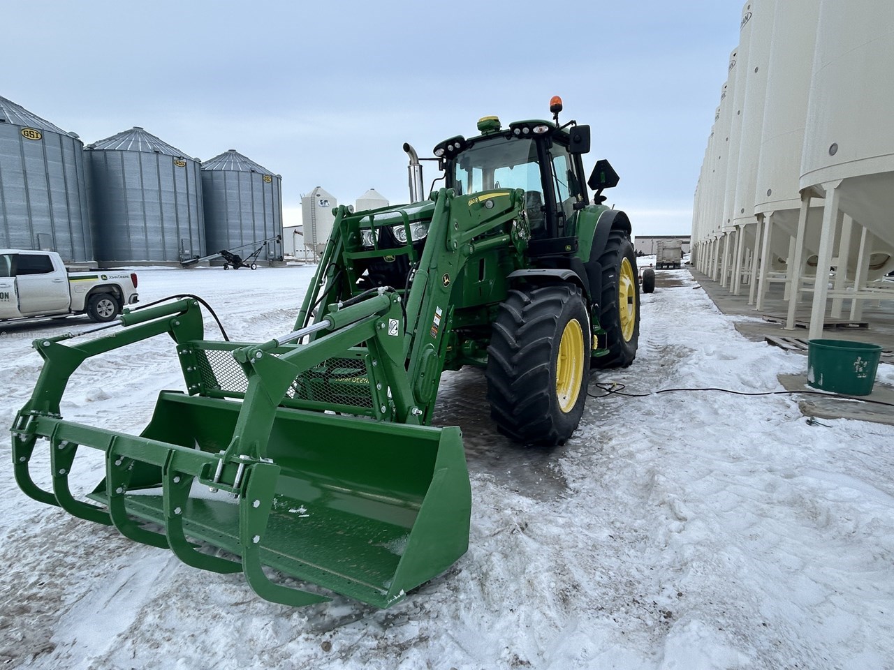 2025 John Deere 6M 180 Image 3