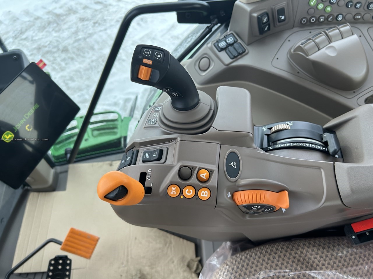 2025 John Deere 6M 180 Image 18