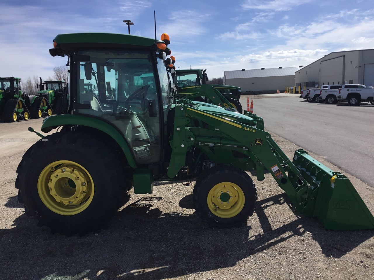 2023 John Deere 4066R Image 4