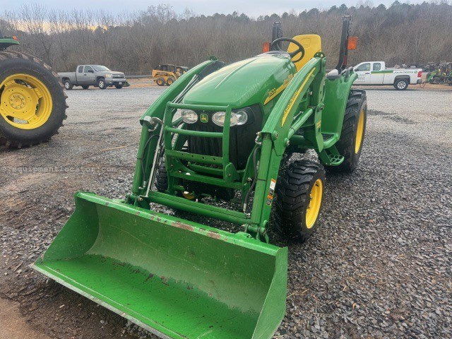 2010 John Deere 3520 Image 2