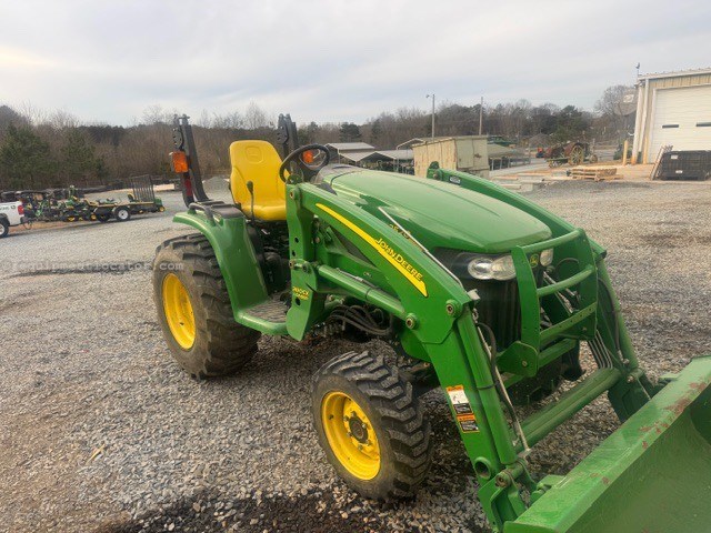 2010 John Deere 3520 Image 6