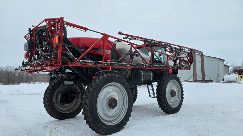 2015 Case IH Patriot 3340 Image 11
