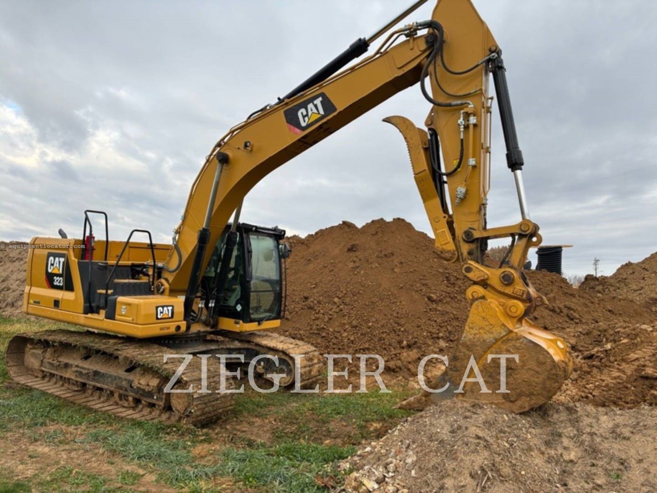 2019 Caterpillar 323 Image 2
