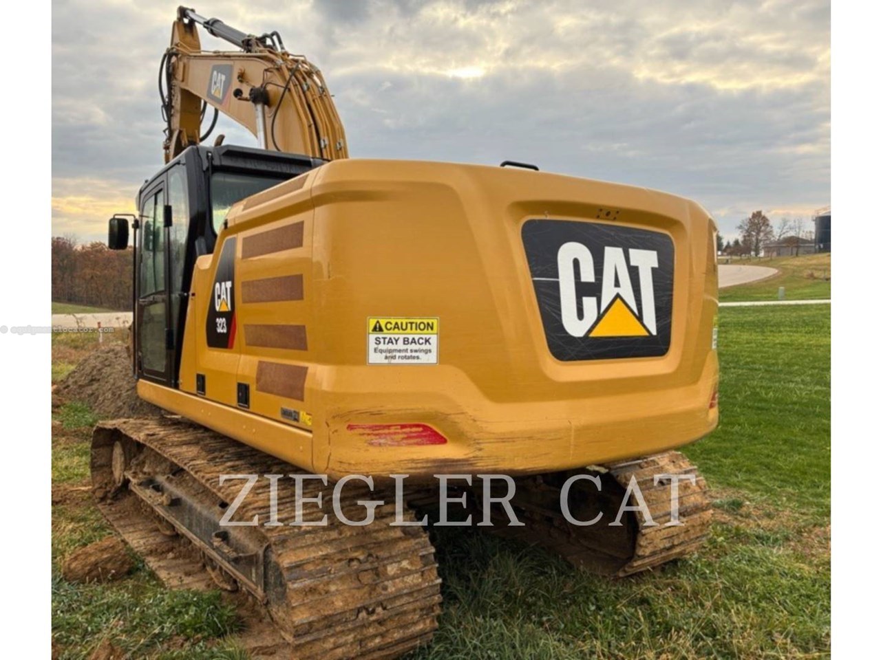 2019 Caterpillar 323 Image 4