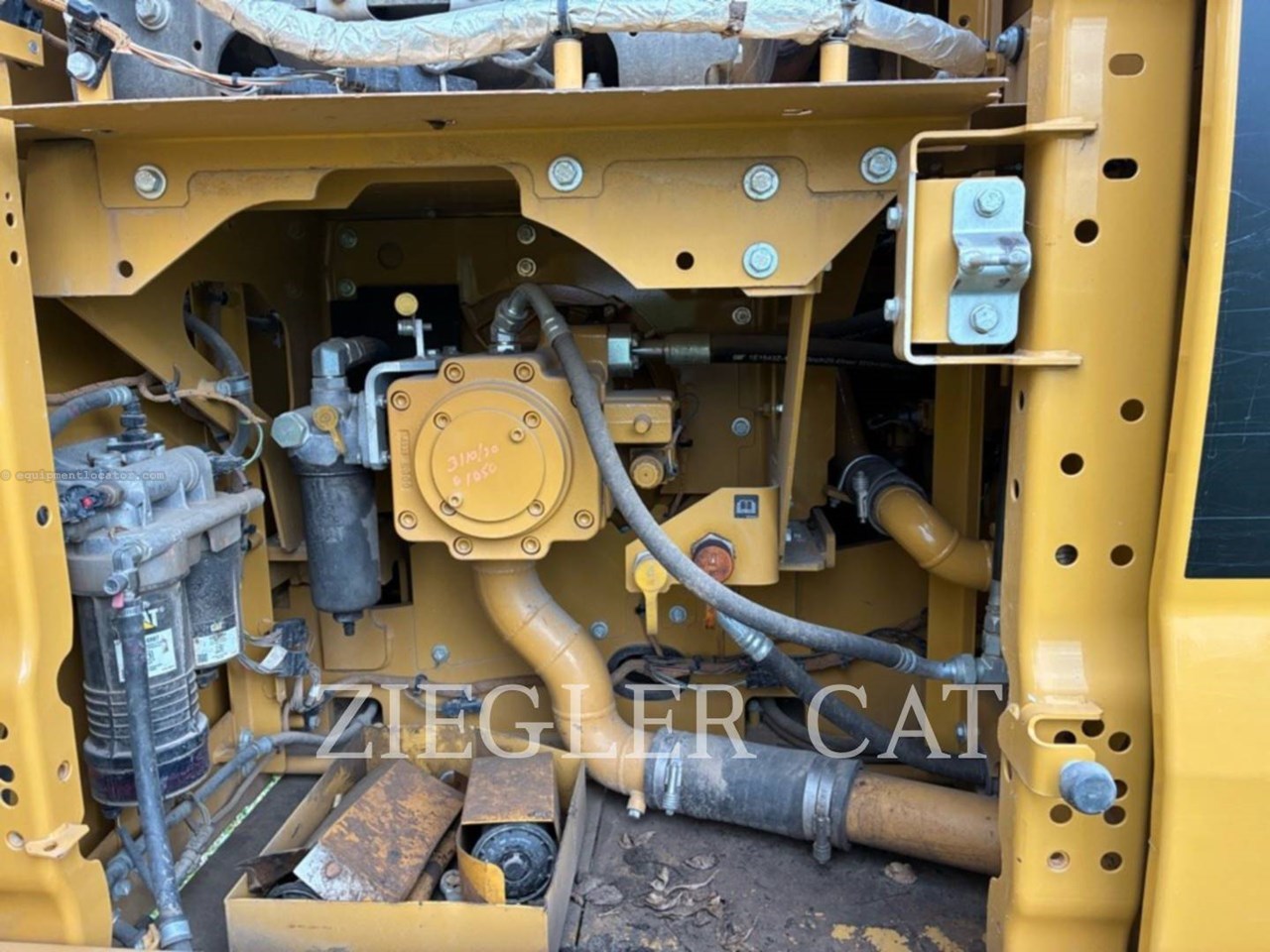 2019 Caterpillar 323 Image 11