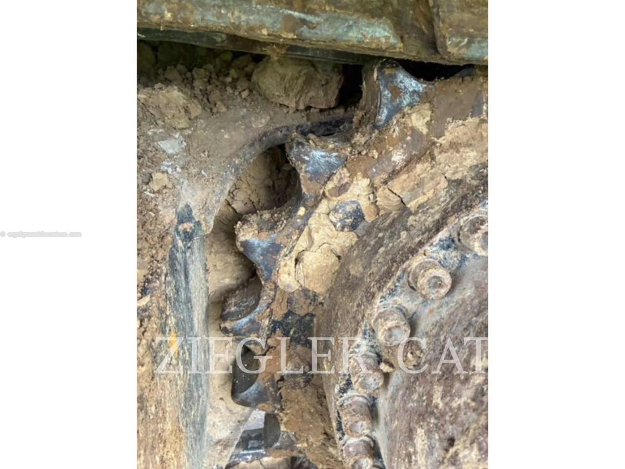 2019 Caterpillar 323 Image 16