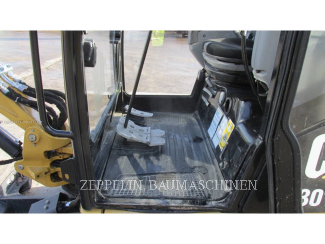 2018 Caterpillar 301.7D Image 10