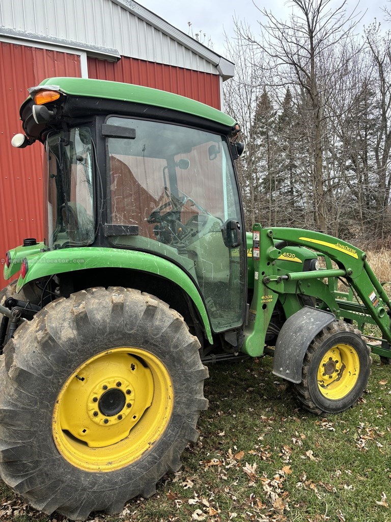2009 John Deere 4520 Image 2