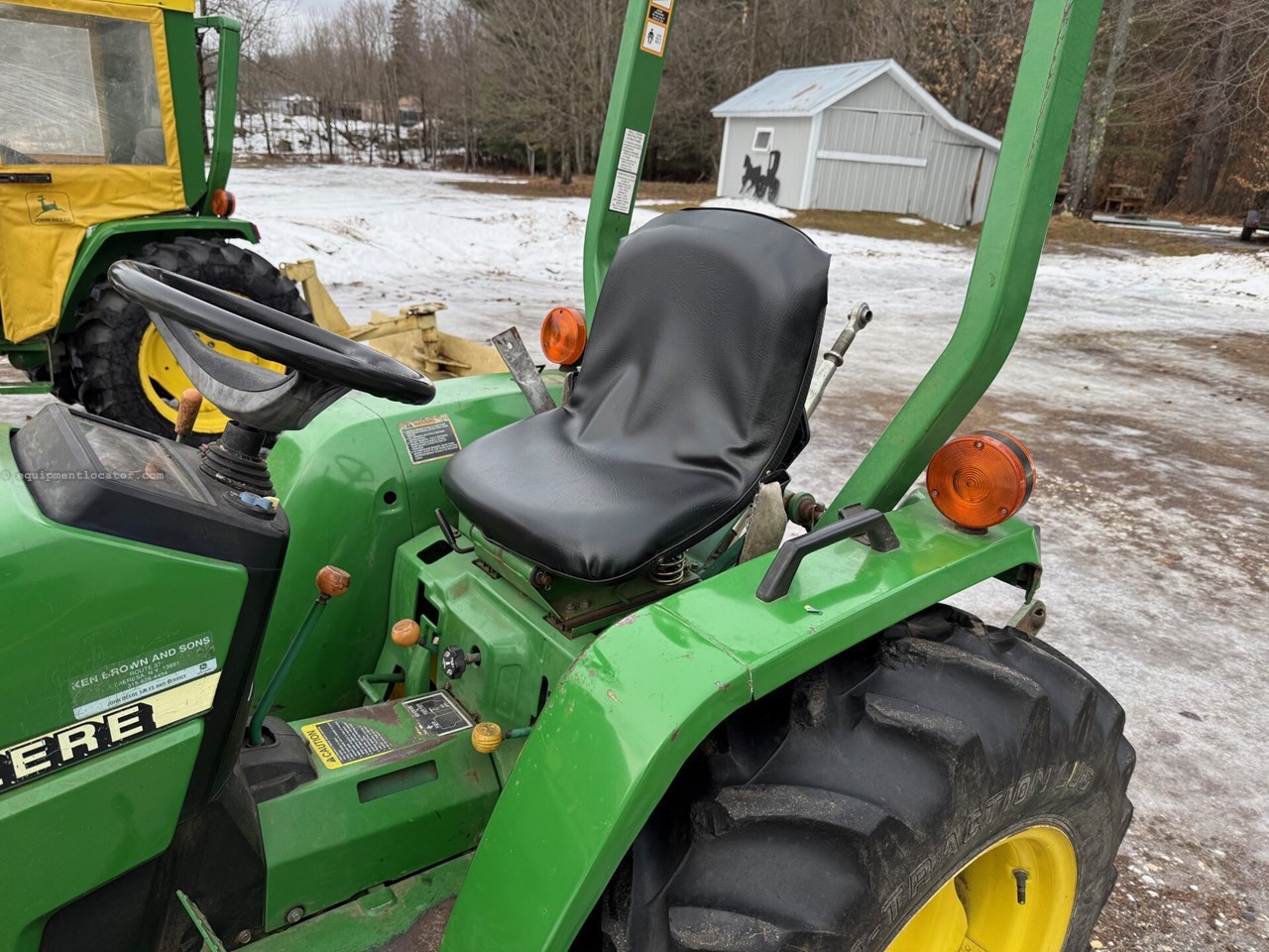 2004 John Deere 790 Image 2