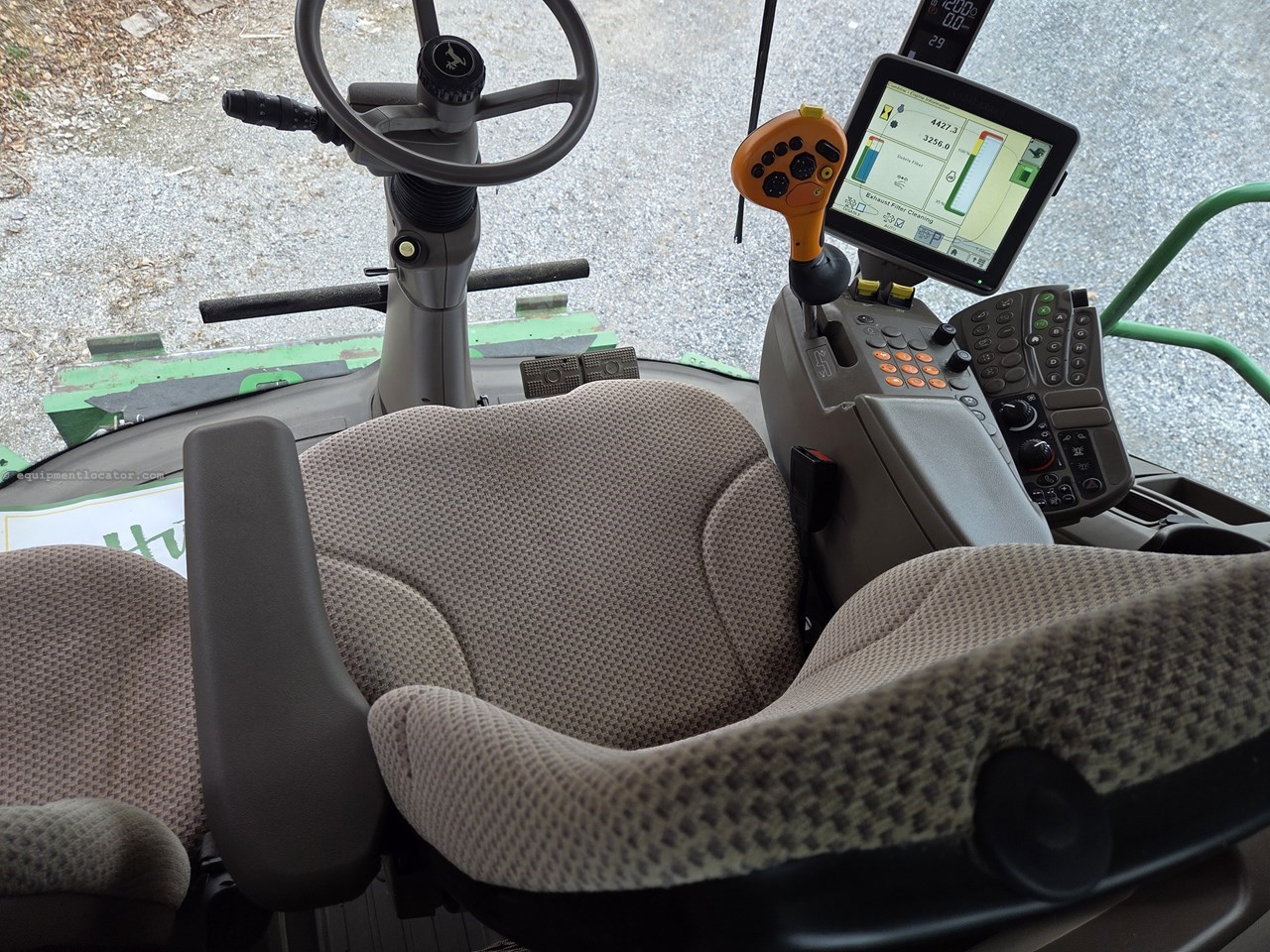 2014 John Deere S690 Image 16