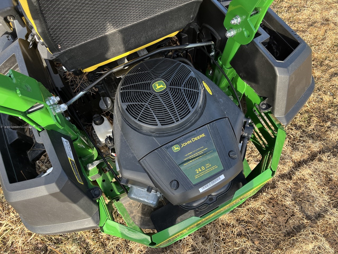 2024 John Deere Z515E Image 2
