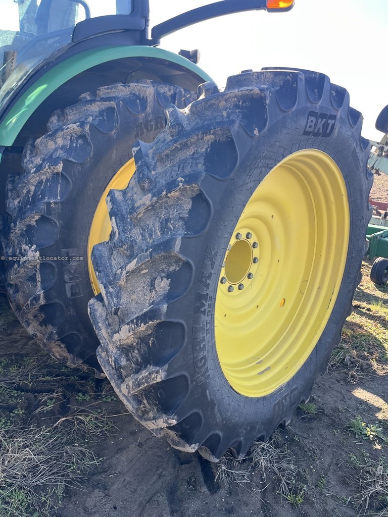 2012 John Deere 8310R Image 10