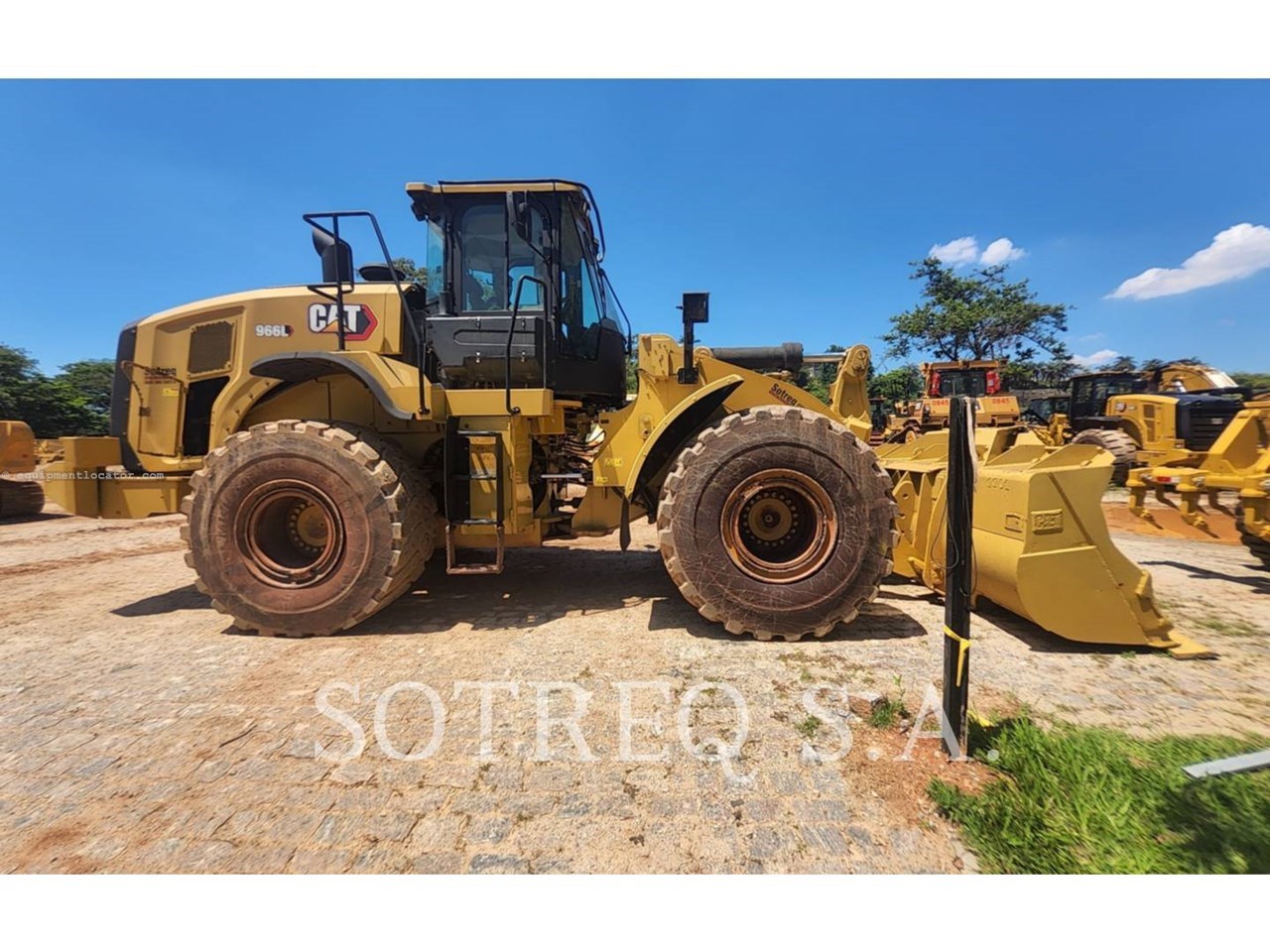 2021 Caterpillar 966L Image 10