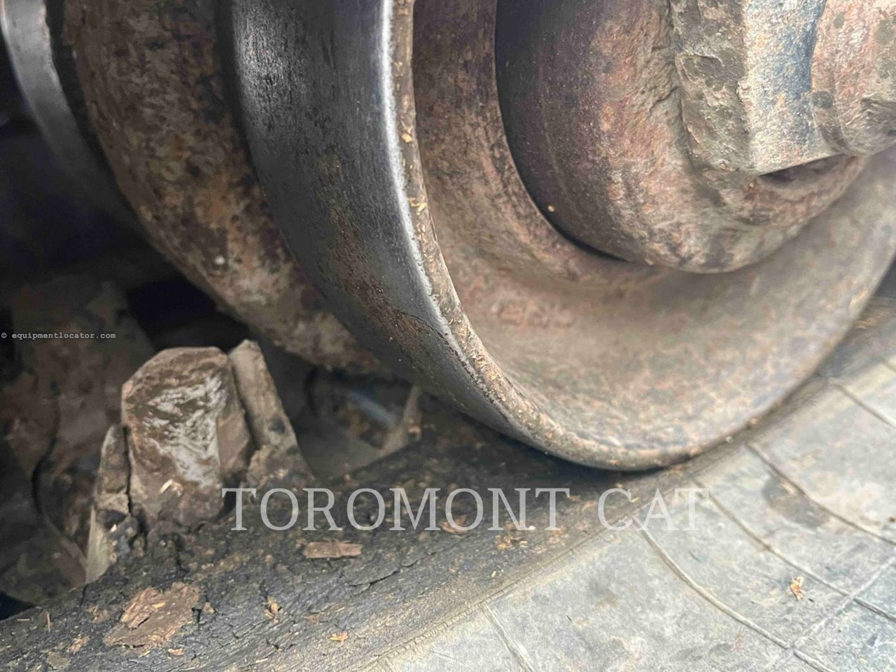 2014 John Deere 329E Image 14