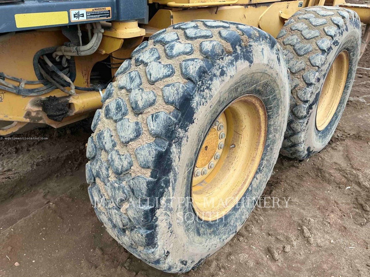 2007 John Deere 672D Image 10