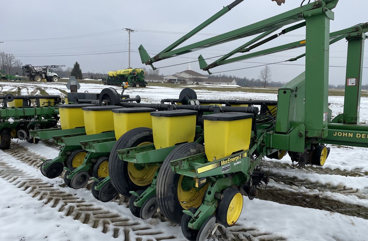 1994 John Deere 7200 Image 3