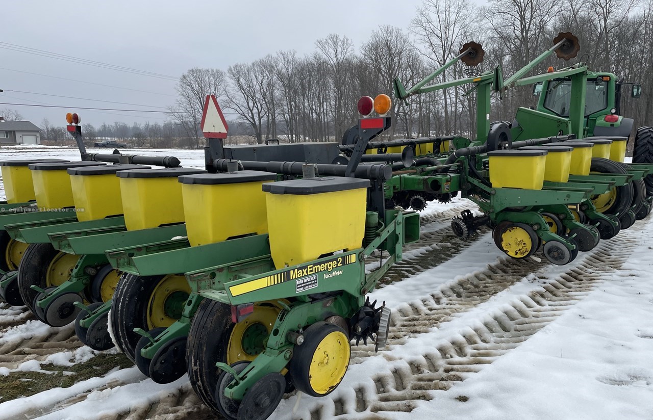 1994 John Deere 7200 Image 4