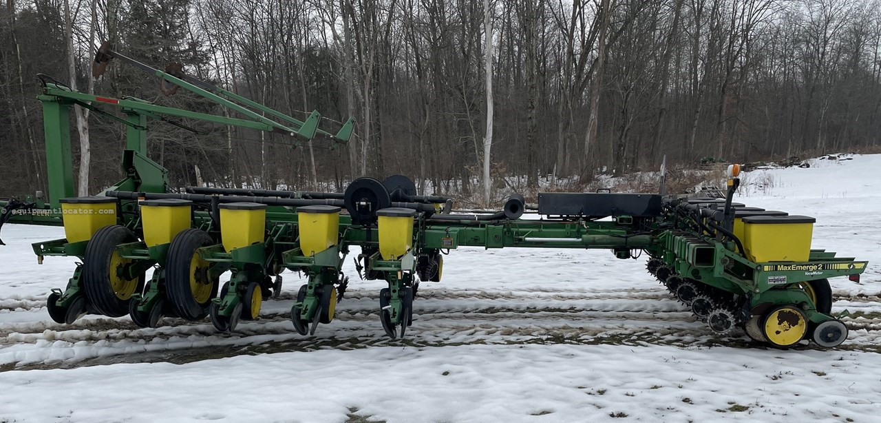 1994 John Deere 7200 Image 6