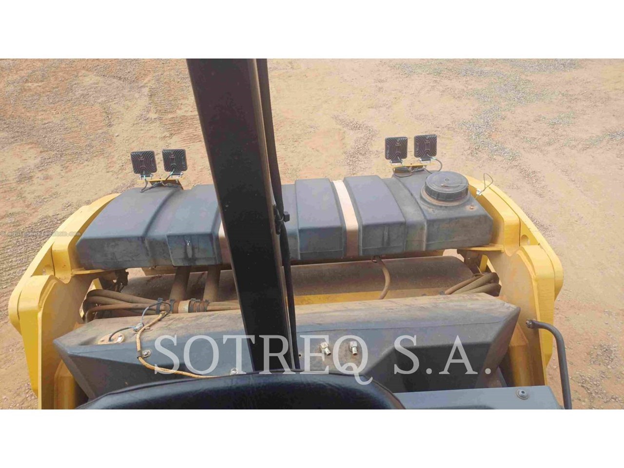 2021 Caterpillar CB10 Image 10