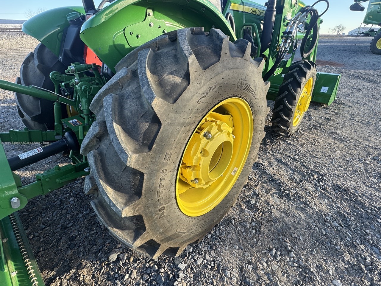 2020 John Deere 5055E Image 10