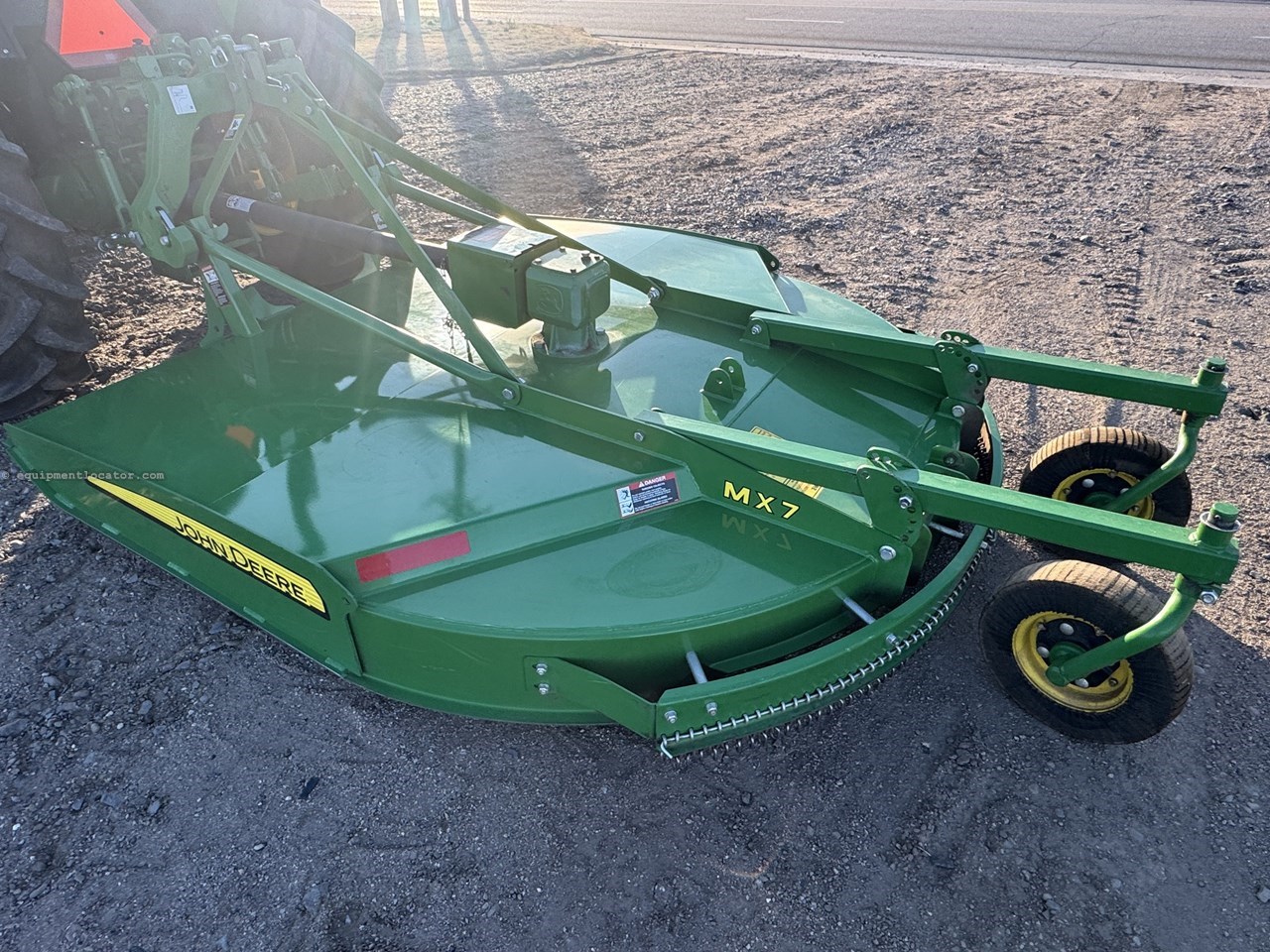 2022 John Deere MX7 Image 4