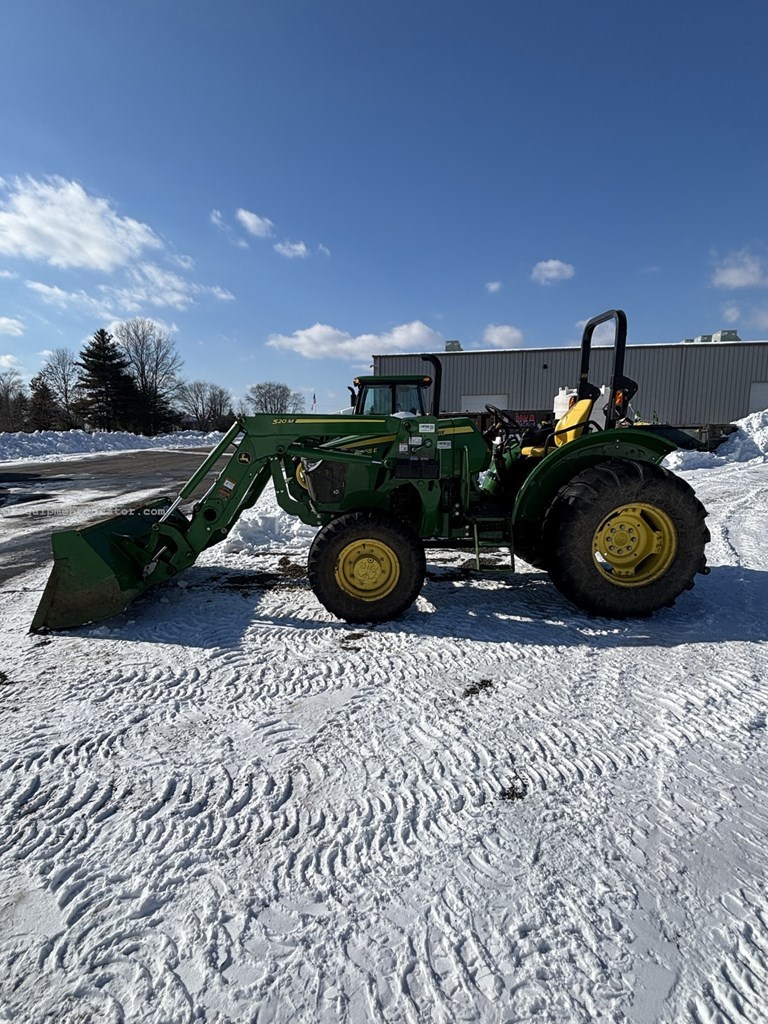 2022 John Deere 5065E Image 4