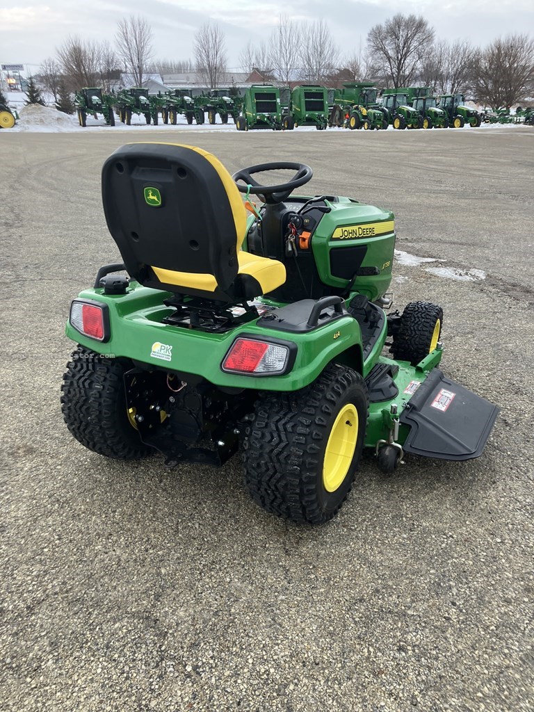 2023 John Deere X738 Image 4