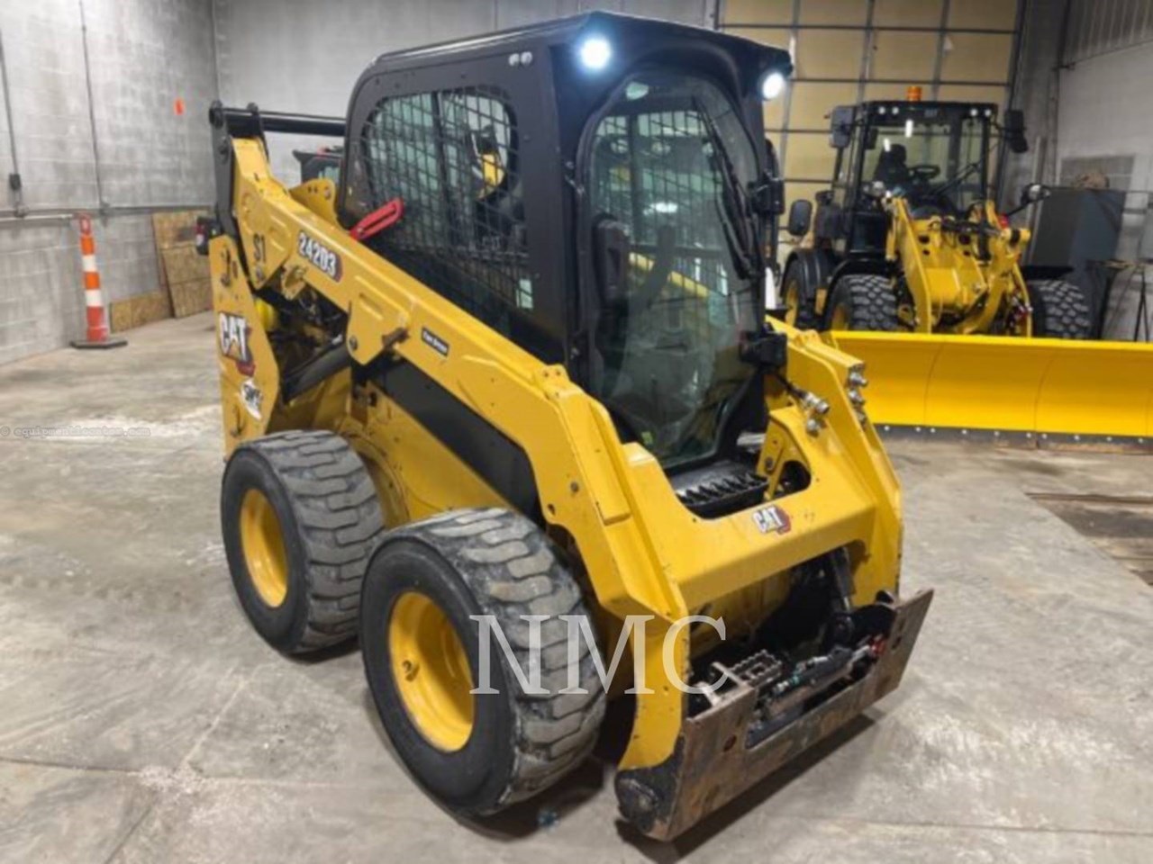 2022 Caterpillar 242D3 Image 2