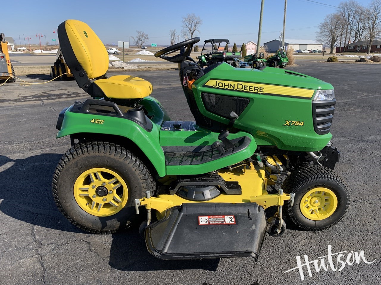 2021 John Deere X754 Image 3