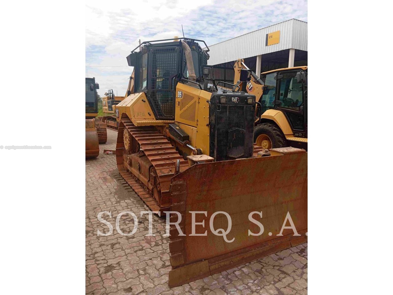 2022 Caterpillar D517VP Image 2