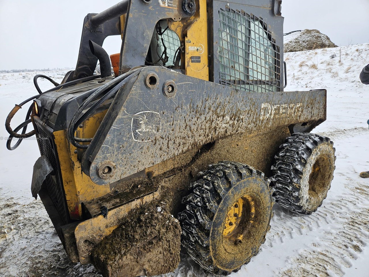 2018 John Deere 324G Image 2