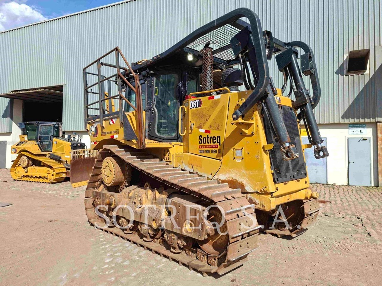 2022 Caterpillar D8T Image 2