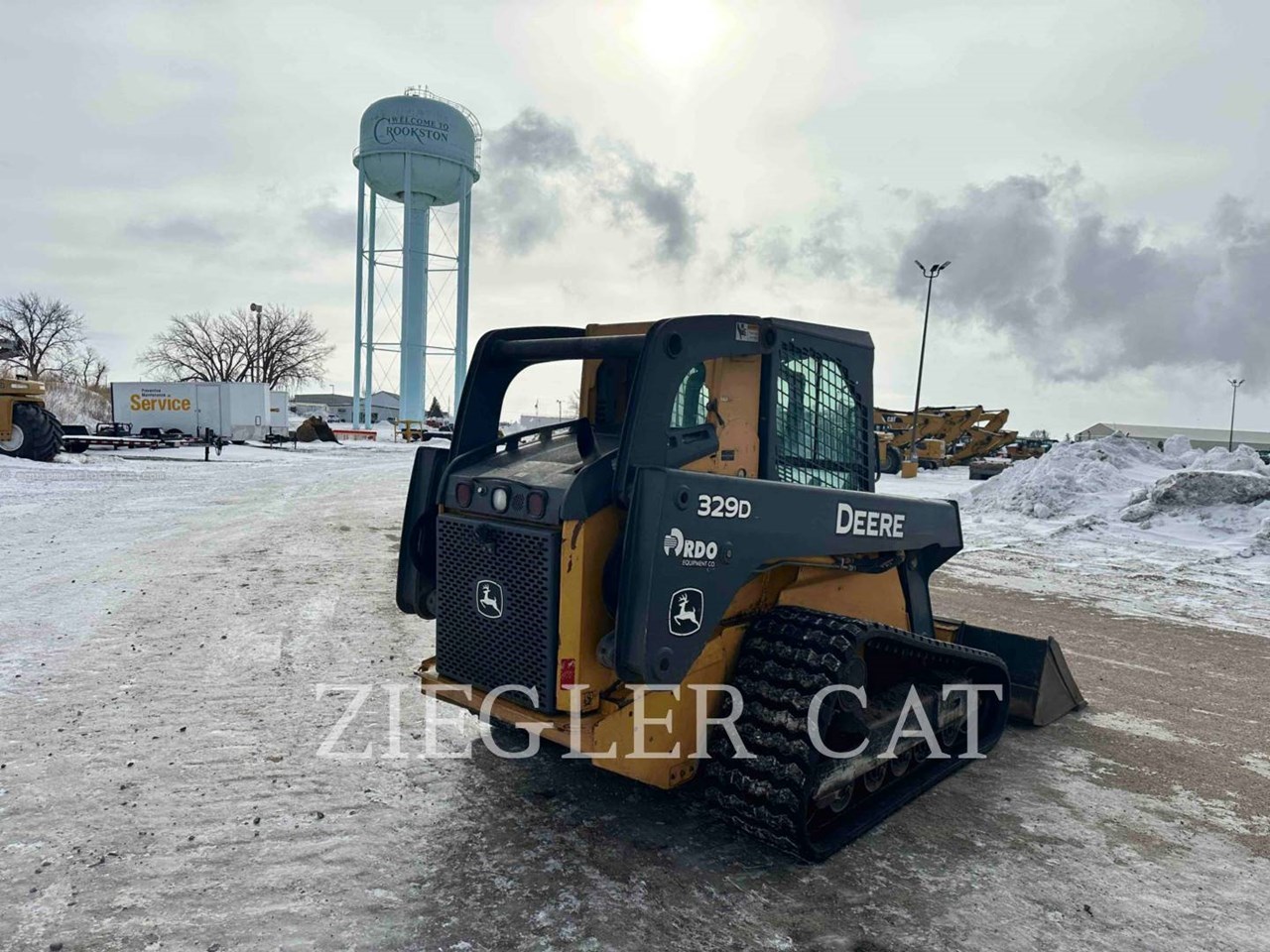 2013 John Deere 329 D Image 3